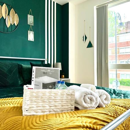 Comfortable Private Room In Bermondsey London Eksteriør billede